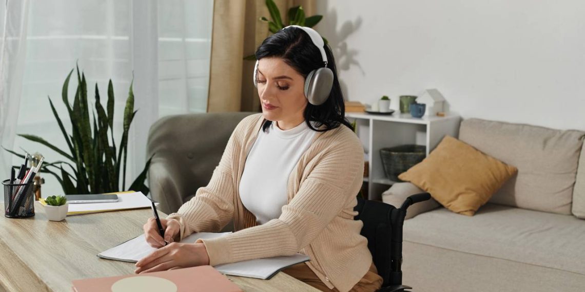 Mulher estudando - Créditos: depositphotos.com / IgorVetushko