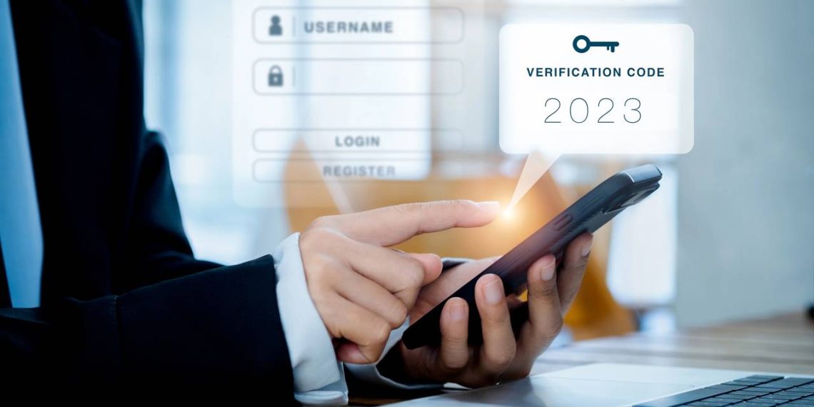 Autenticação em duas etapas no smartphone - Créditos: depositphotos.com / tete_escape