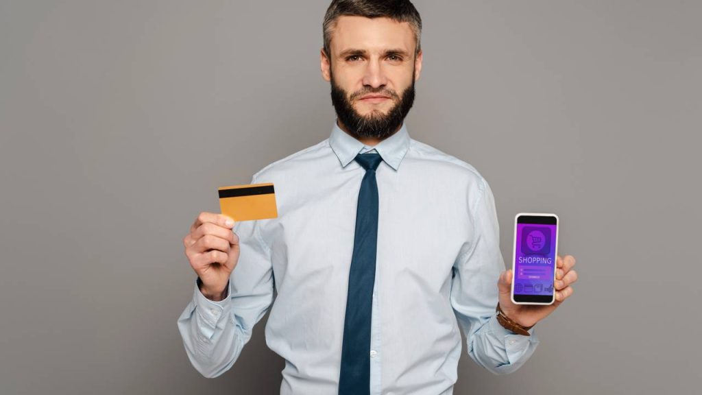 App bancário no celular - Créditos: depositphotos.com / IgorVetushko