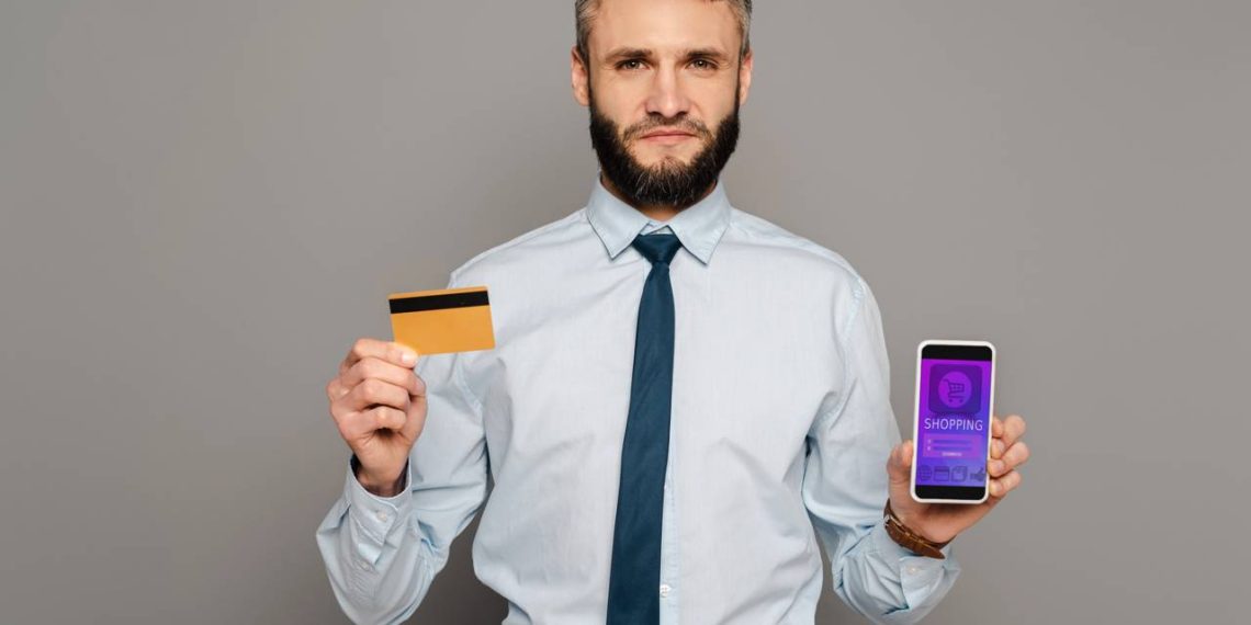 App bancário no celular - Créditos: depositphotos.com / IgorVetushko