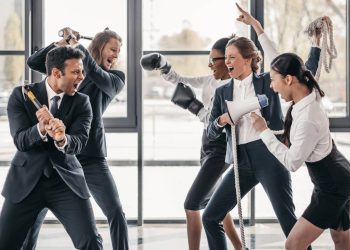 Briga no trabalho - Créditos: depositphotos.com / AlexFedorenko