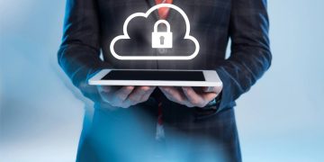 Dados em nuvem - Créditos: depositphotos.com / IgorVetushko