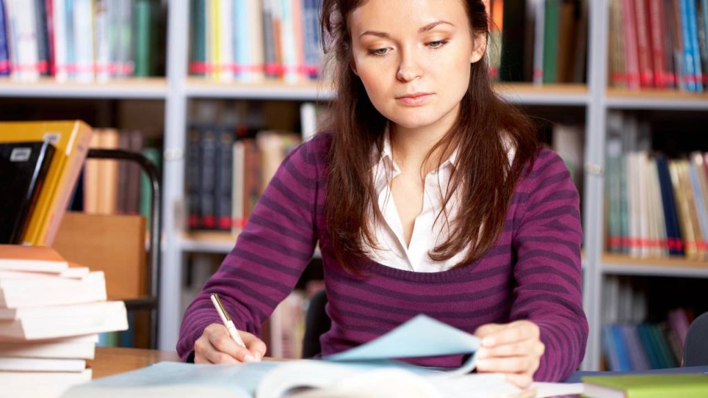 Estudar - Créditos: depositphotos.com / pressmaster