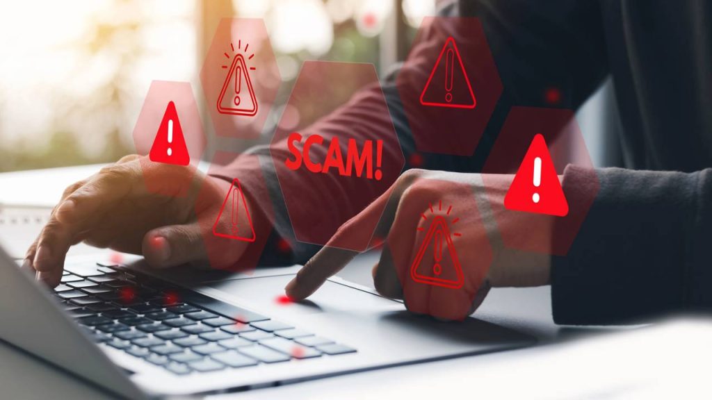 Scam no laptop - Créditos: depositphotos.com / dilowerlxr@gmail.com