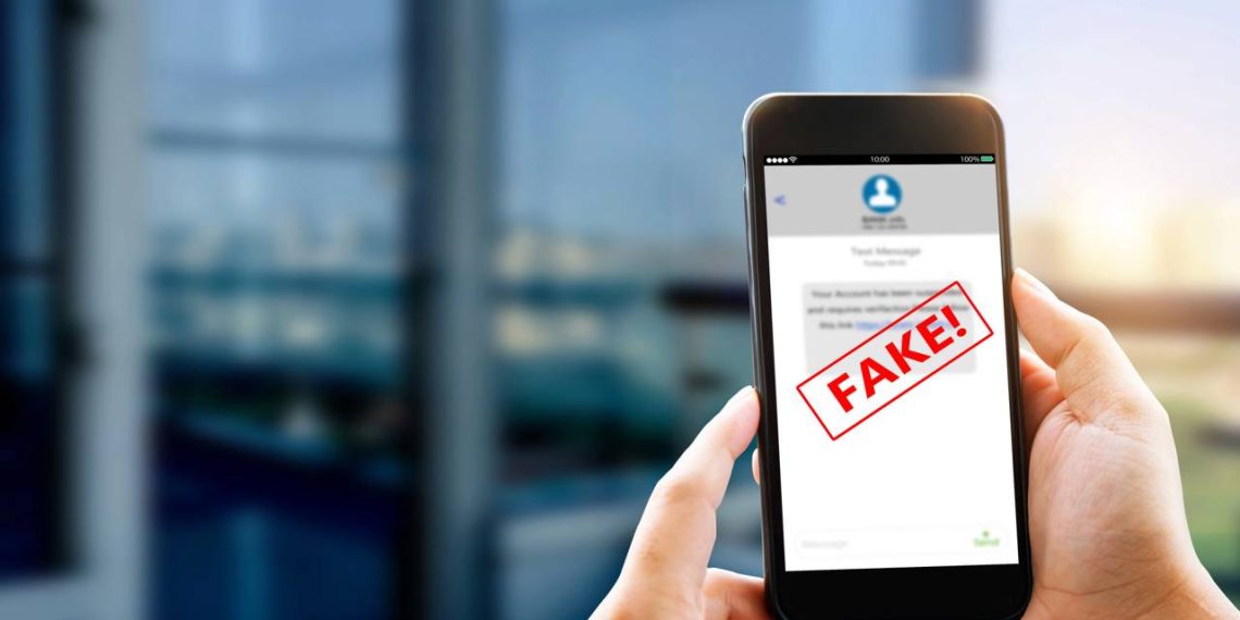 Golpe por mensagem - Créditos: depositphotos.com / ballnakub1