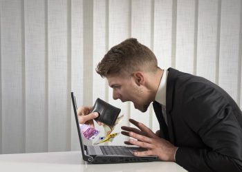 Golpe digital - Créditos: depositphotos.com / alphaspirit